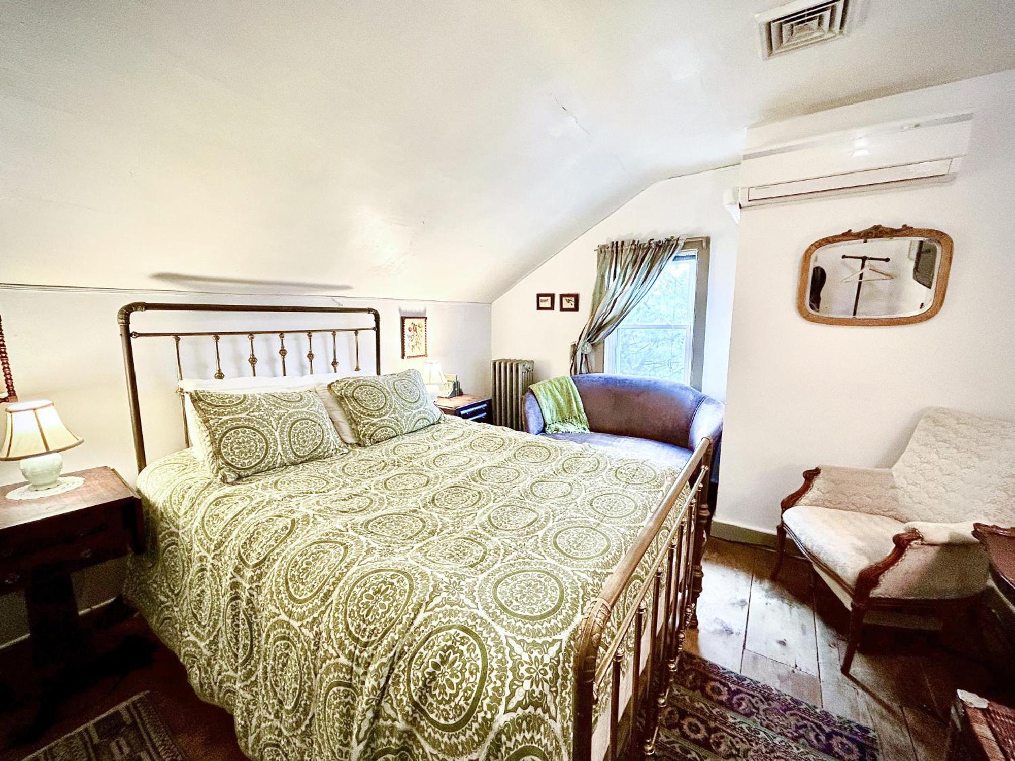 The Borland House 5*